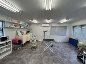 経験豊富なオーナーが優しくトリミングを行うDog salon neuの店内風景